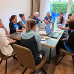 Arche Herzensbrücken bietet betroffenen Familien einen geschützten Ort zum Kraft tanken, Erholen und gemeinsamen Durchatmen. Pflege, Therapie und liebevolle Begleitung schenken Stabilität und Entlastung im oft herausfordernden Familienalltag mit einem schwer kranken Kind.