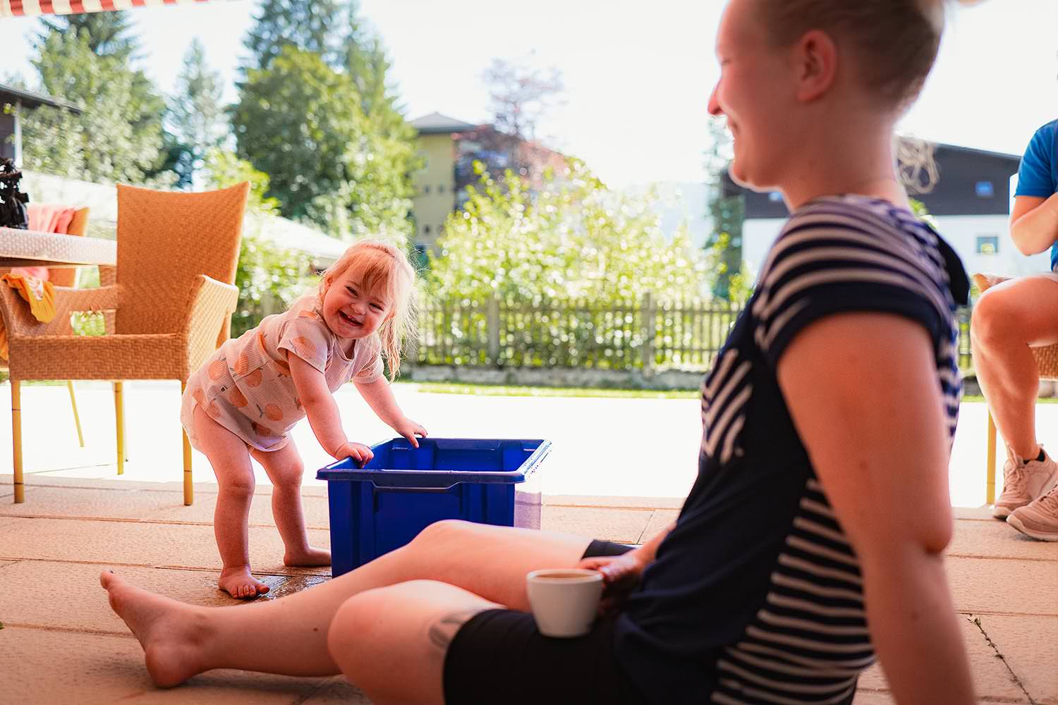 Pflege, Therapie und psychosoziale Begleitung sind auf die gesamte Familie abgestimmt. So entsteht spürbare Entlastung inmitten schwieriger Lebensphasen.