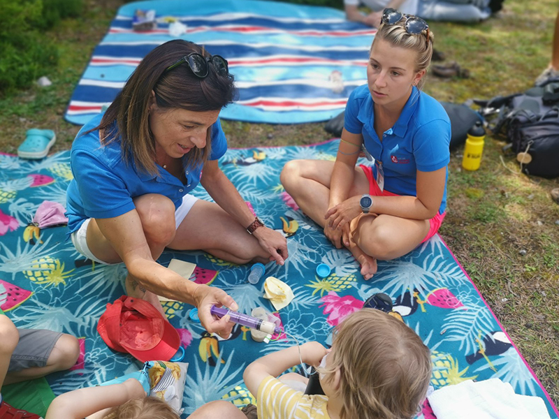 Arche Herzensbrücken bietet betroffenen Familien einen geschützten Ort zum Kraft tanken, Erholen und gemeinsamen Durchatmen. Pflege, Therapie und liebevolle Begleitung schenken Stabilität und Entlastung im oft herausfordernden Familienalltag mit einem schwer kranken Kind.